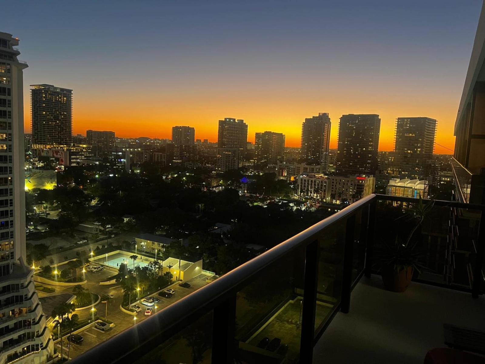 Penthouse 2 Stroy 2 Bedroom Water Views Appartamento *